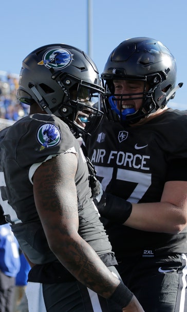 Hammond leads way as Air Force rolls by New Mexico 42-24